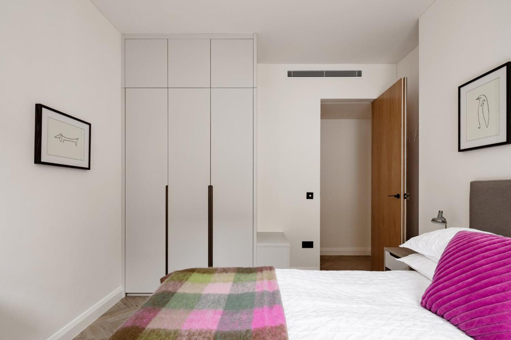 Modern Apartment & Rooms At Charing Cross Londres Exterior foto