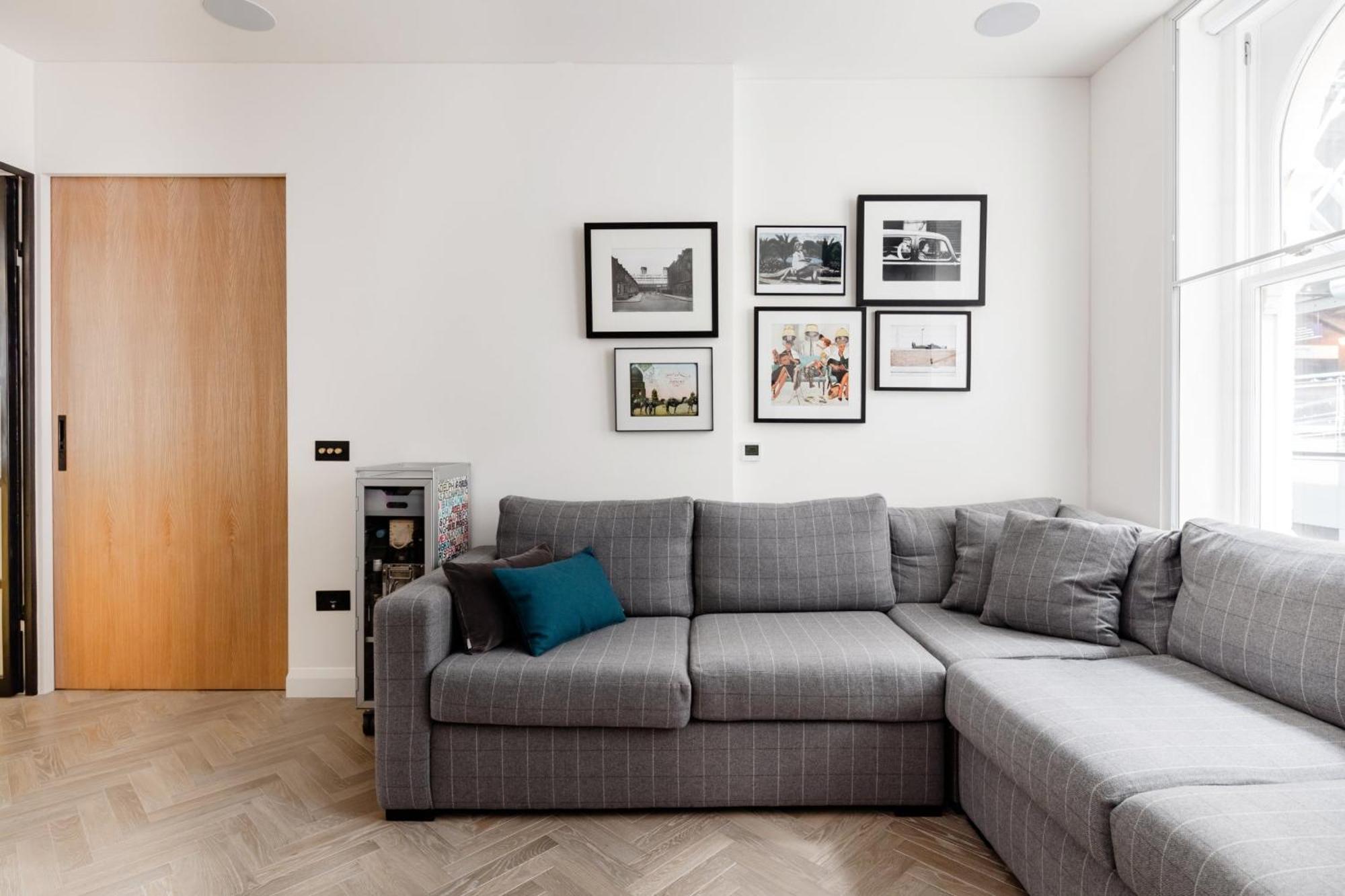 Modern Apartment & Rooms At Charing Cross Londres Exterior foto